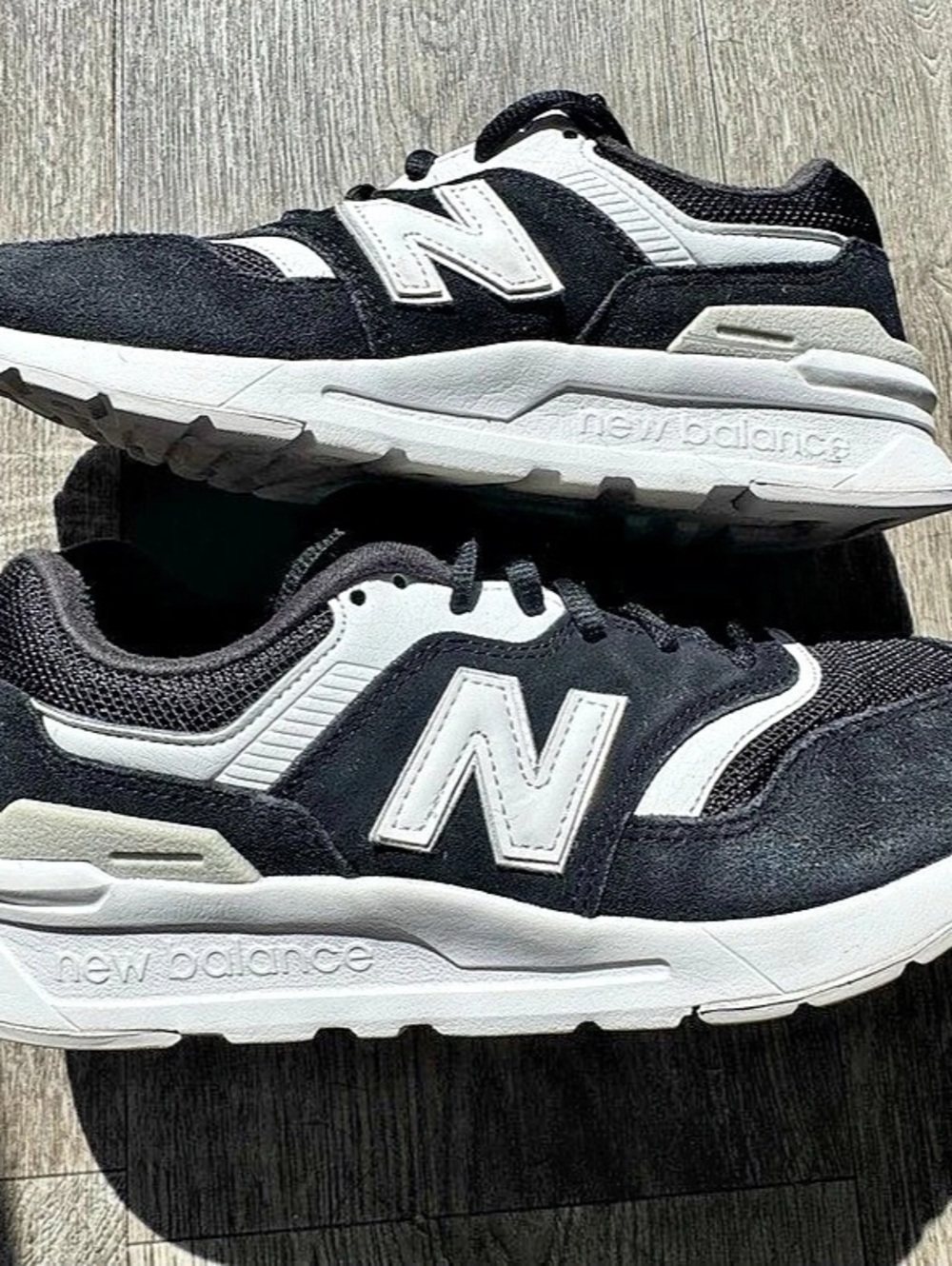 New Balance 574 Sneakers in Black & White Like New